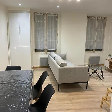 Grand F4 De 71m2 Pour 6 Personnes En Plein Centre Lejlighed Arpajon