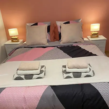Grand F4 De 71m2 Pour 6 Personnes En Plein Centre Apartment Arpajon