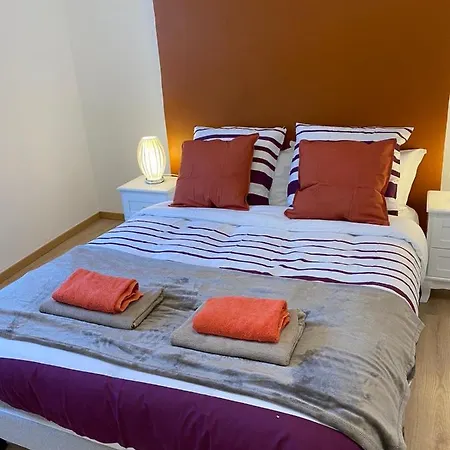Grand F4 De 71m2 Pour 6 Personnes En Plein Centre Arpajon