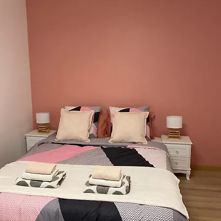 Grand F4 De 71m2 Pour 6 Personnes En Plein Centre Apartment Arpajon